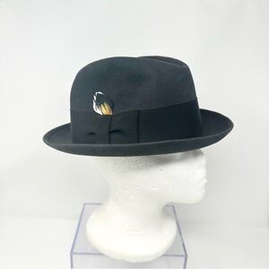 Vtg United Hatters Black Suede Fedora Hat Sz 7 & 1/4 w Feather - Gimbels